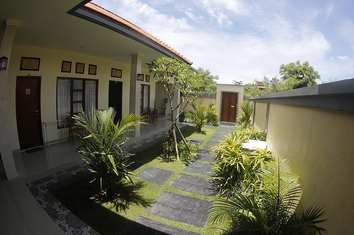 Purnama Guesthouse チャングー エクステリア 写真