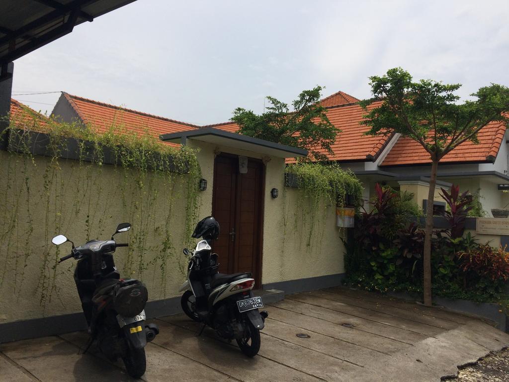 Purnama Guesthouse チャングー エクステリア 写真