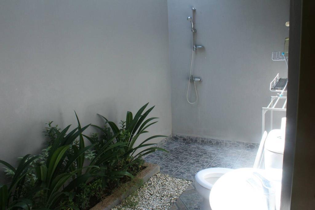 Purnama Guesthouse チャングー エクステリア 写真