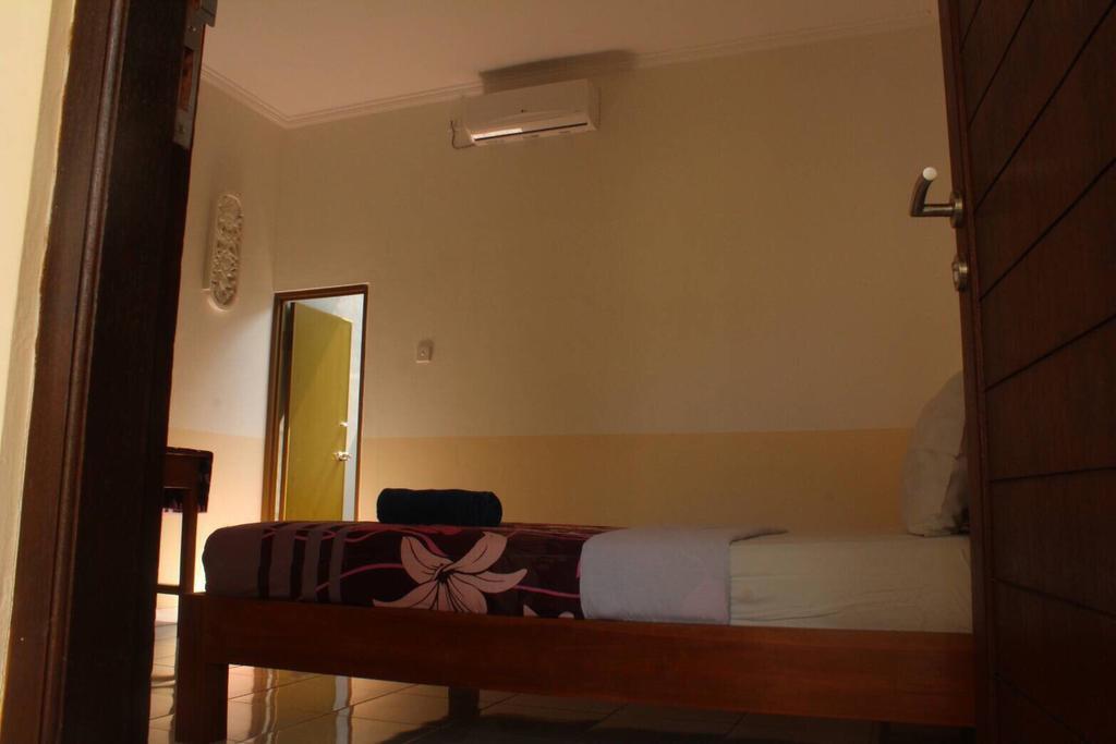 Purnama Guesthouse チャングー エクステリア 写真