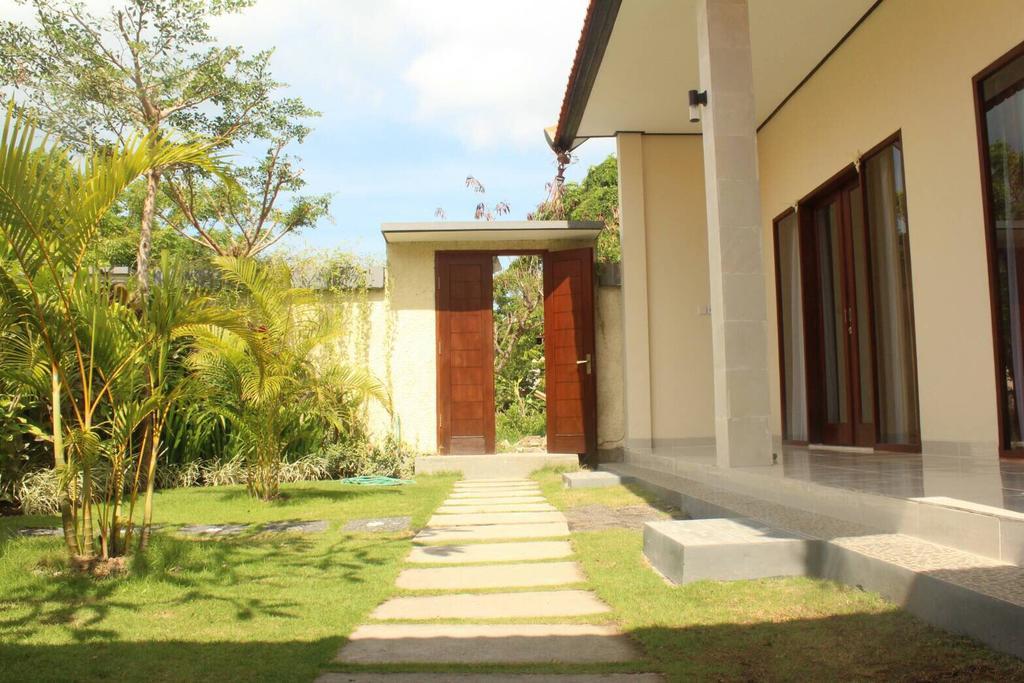 Purnama Guesthouse チャングー エクステリア 写真
