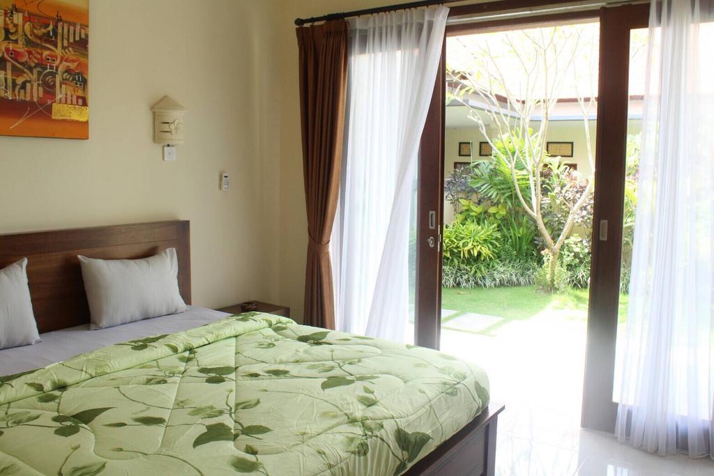 Purnama Guesthouse チャングー エクステリア 写真