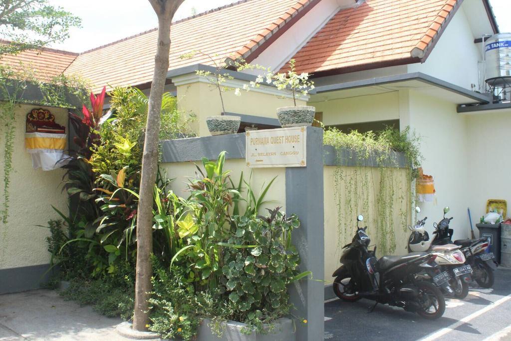 Purnama Guesthouse チャングー エクステリア 写真