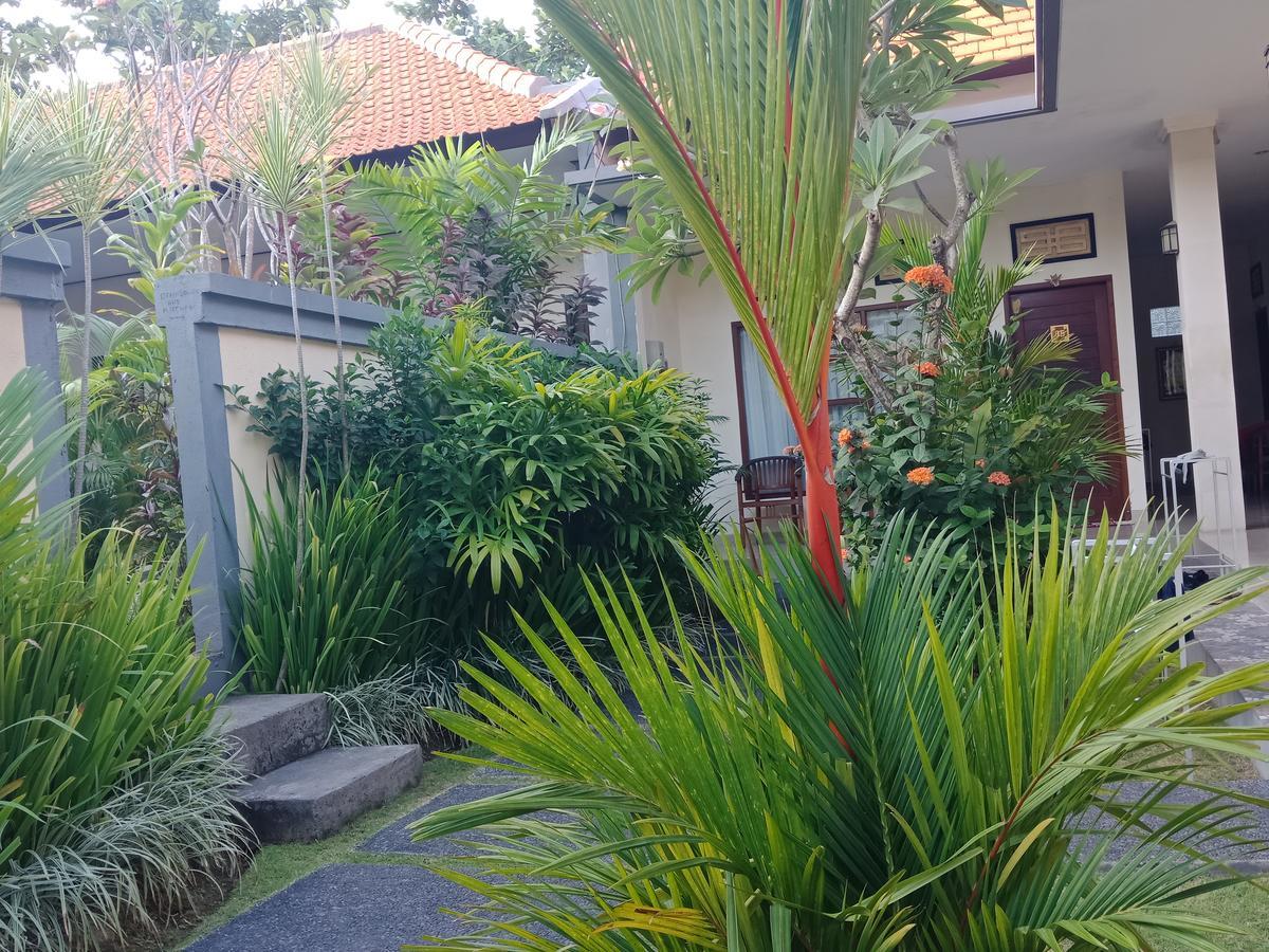 Purnama Guesthouse チャングー エクステリア 写真