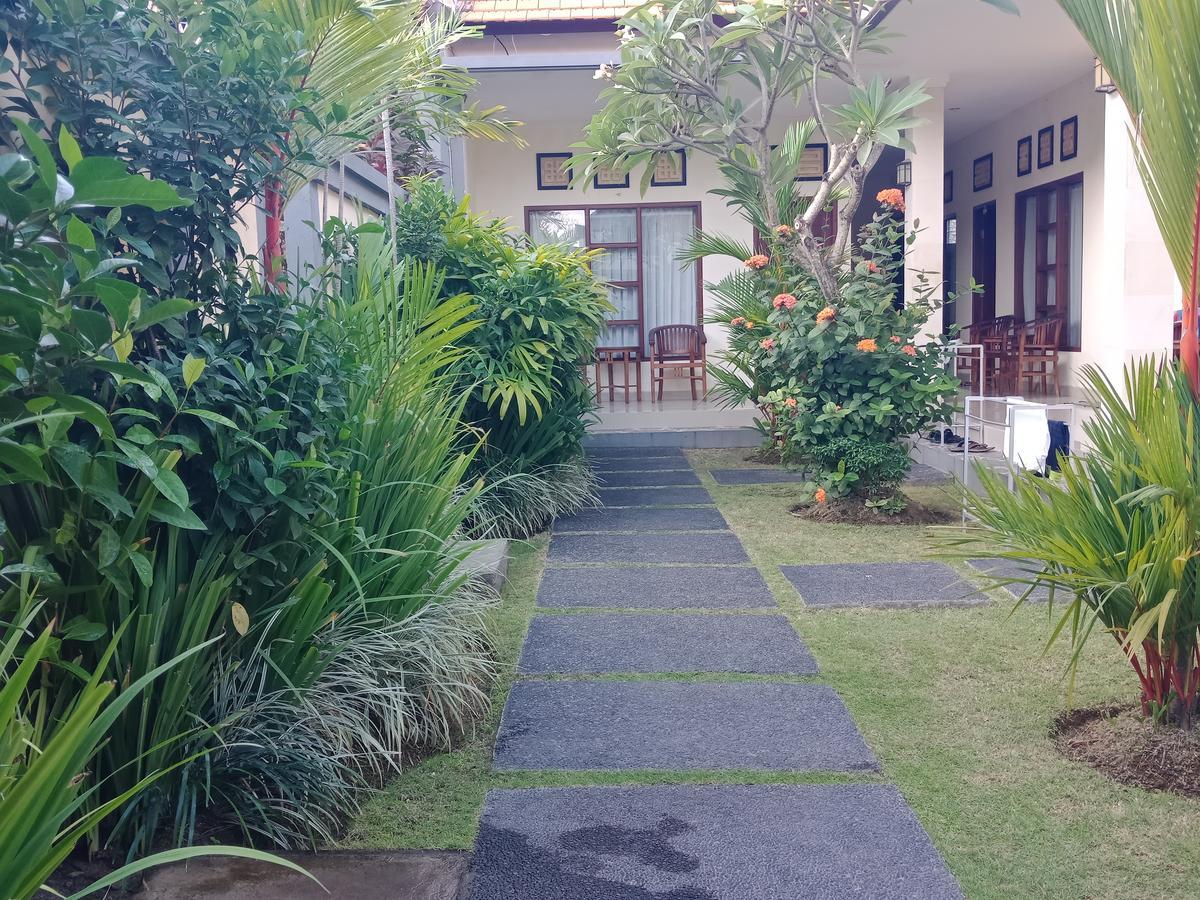Purnama Guesthouse チャングー エクステリア 写真
