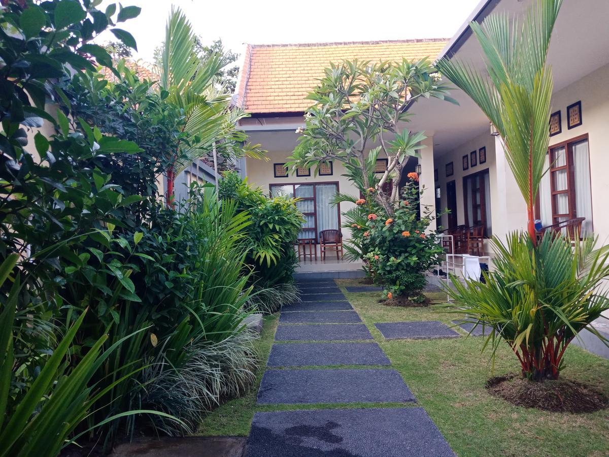 Purnama Guesthouse チャングー エクステリア 写真