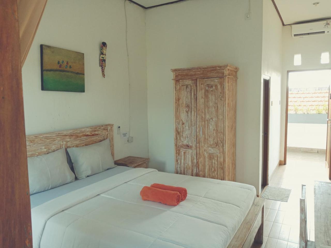 Purnama Guesthouse チャングー エクステリア 写真